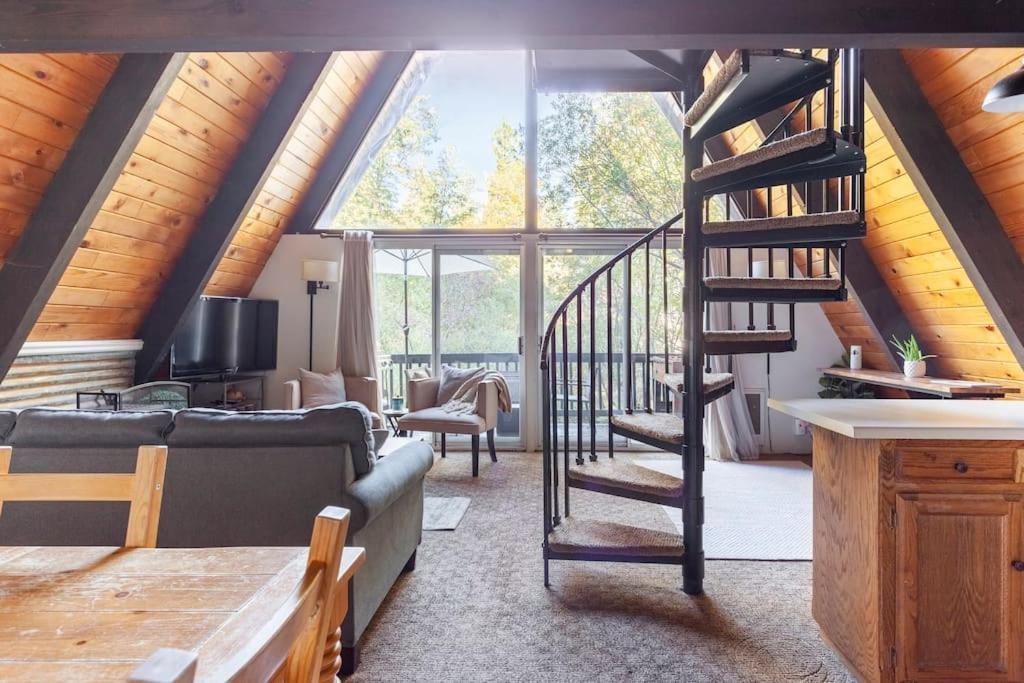 Beautiful A-frame Mountain With Hot Tub! Hébergement de vacances *