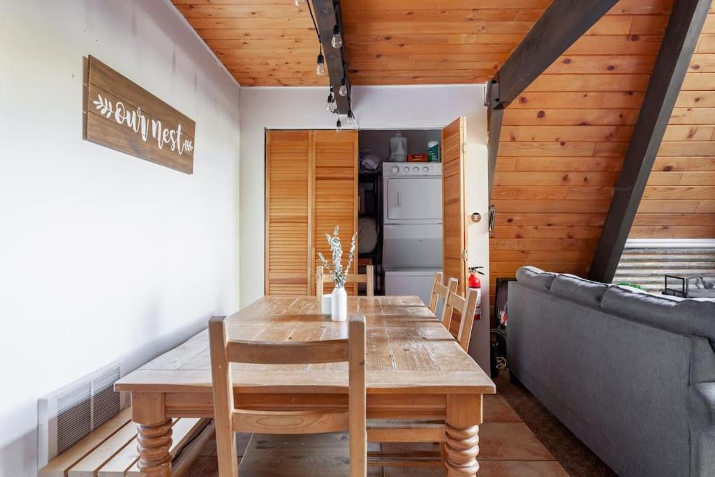 Beautiful A-frame Mountain With Hot Tub! Hébergement de vacances