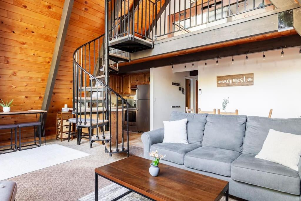 Beautiful A-frame Mountain With Hot Tub! Hébergement de vacances