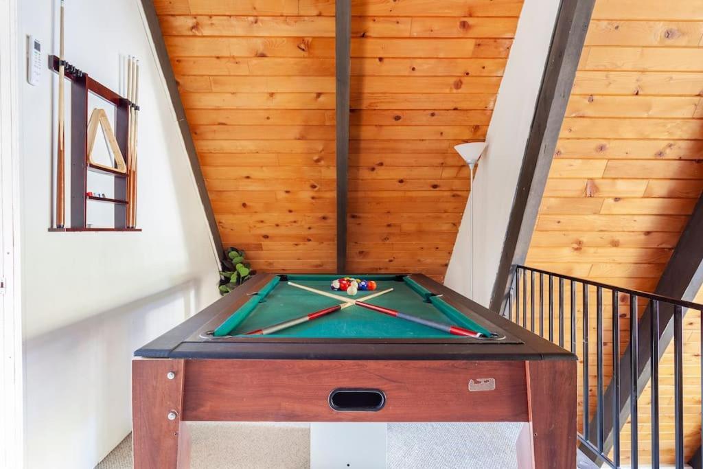 Hébergement de vacances Beautiful A-frame Mountain With Hot Tub! Running Springs